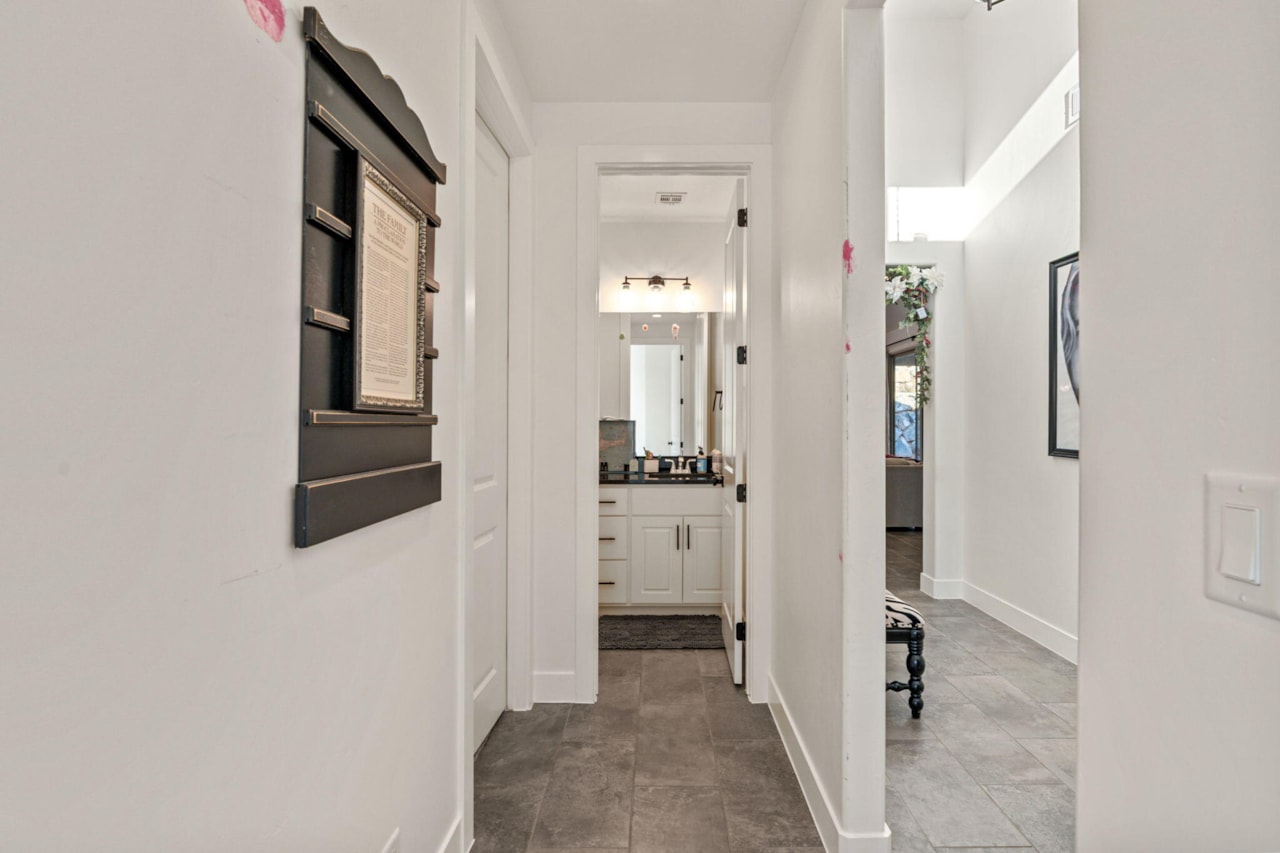 350 W Camino Borde Washington, UT 84780 home for sale, MLS#26-267782 - Erika Rogers Photo 13