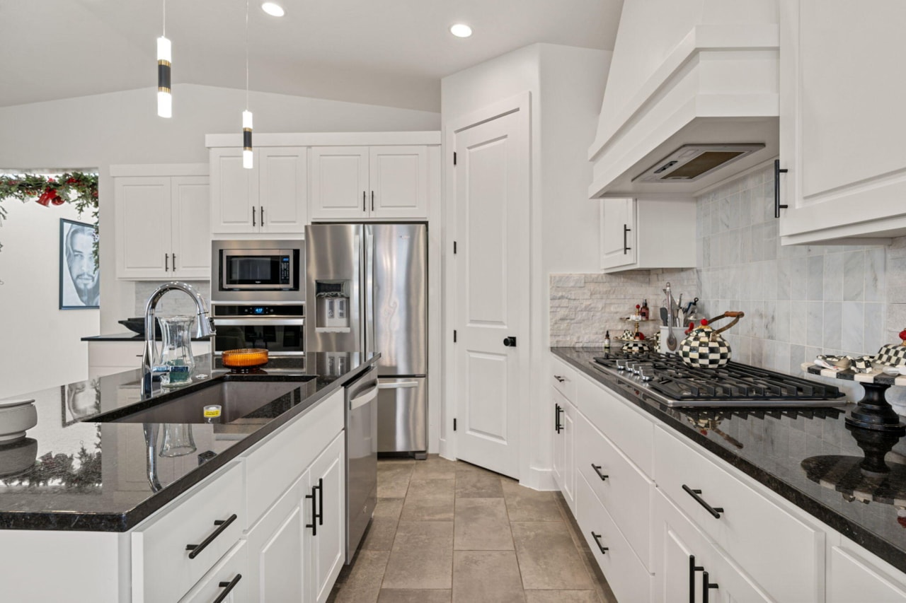 350 W Camino Borde Washington, UT 84780 home for sale, MLS#26-267782 - Erika Rogers Photo 24