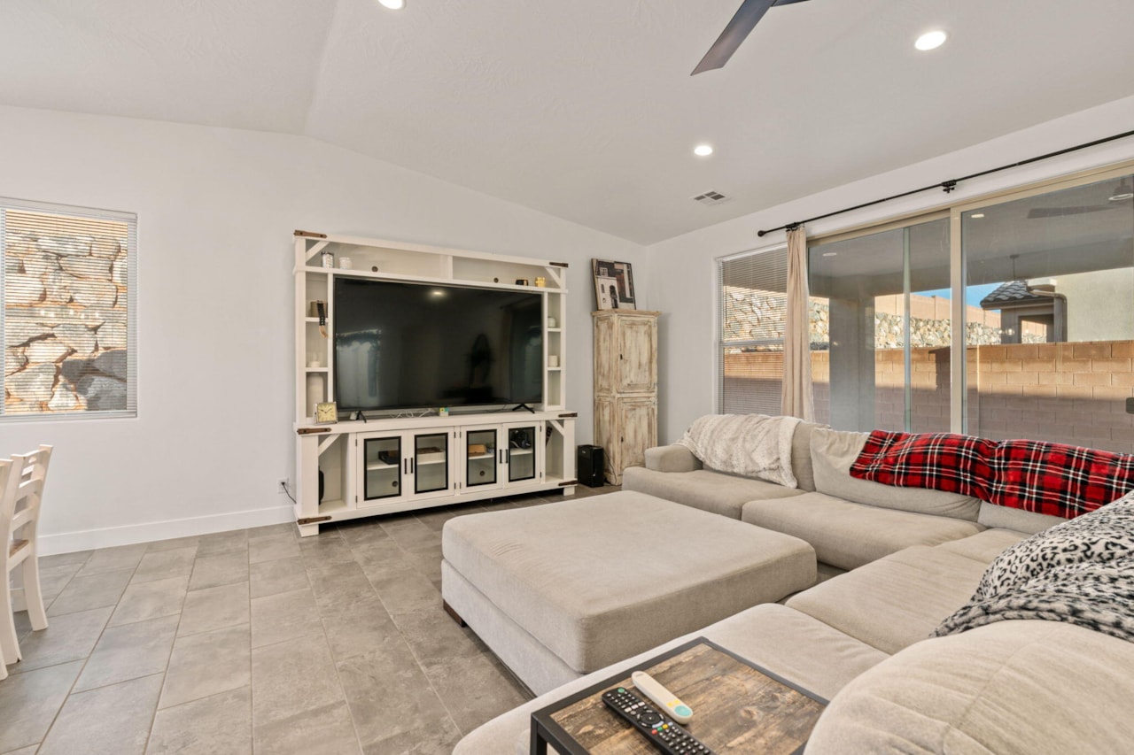 350 W Camino Borde Washington, UT 84780 home for sale, MLS#26-267782 - Erika Rogers Photo 26