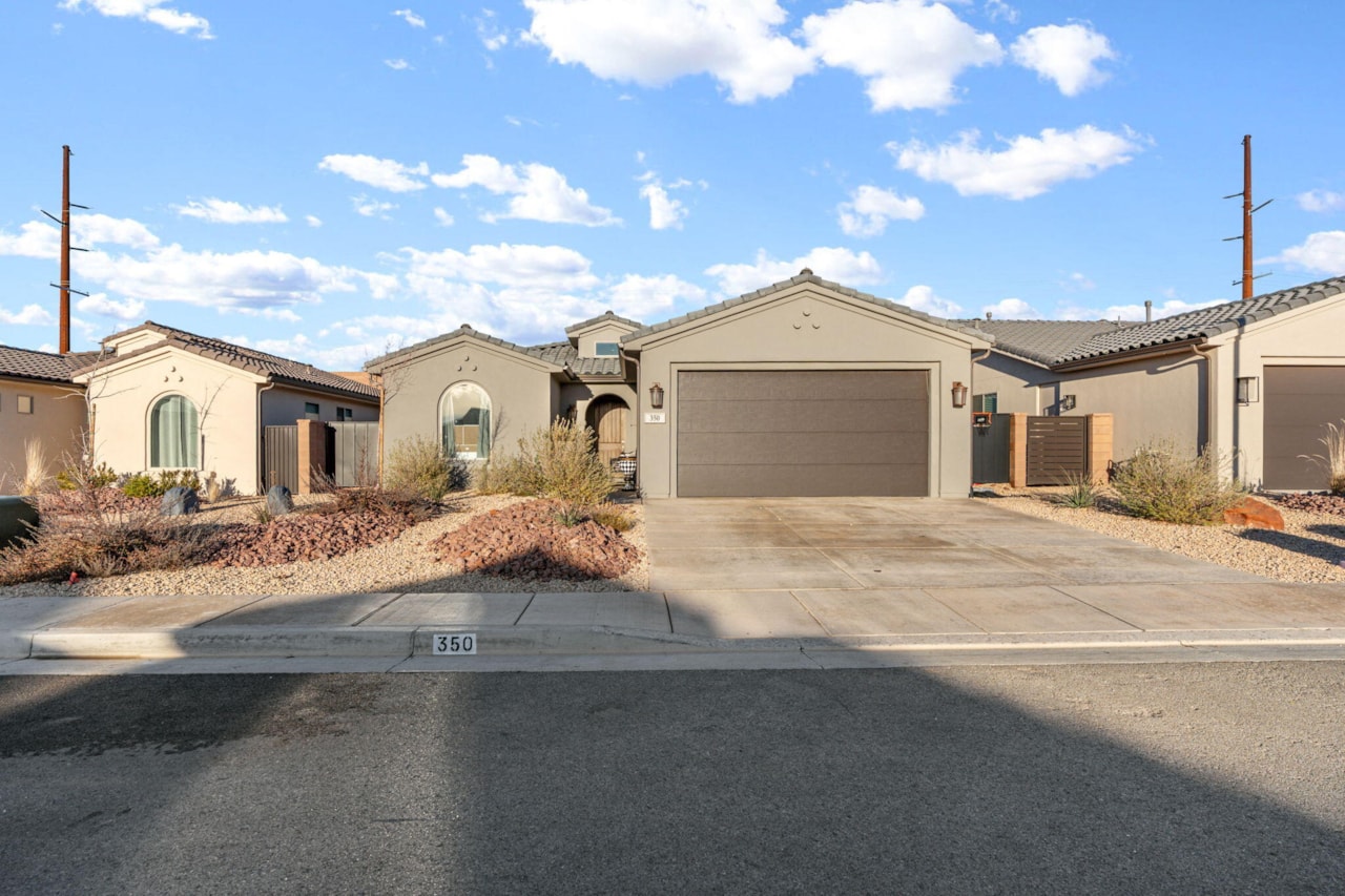 350 W Camino Borde Washington, UT 84780 home for sale, MLS#26-267782 - Erika Rogers Photo 2
