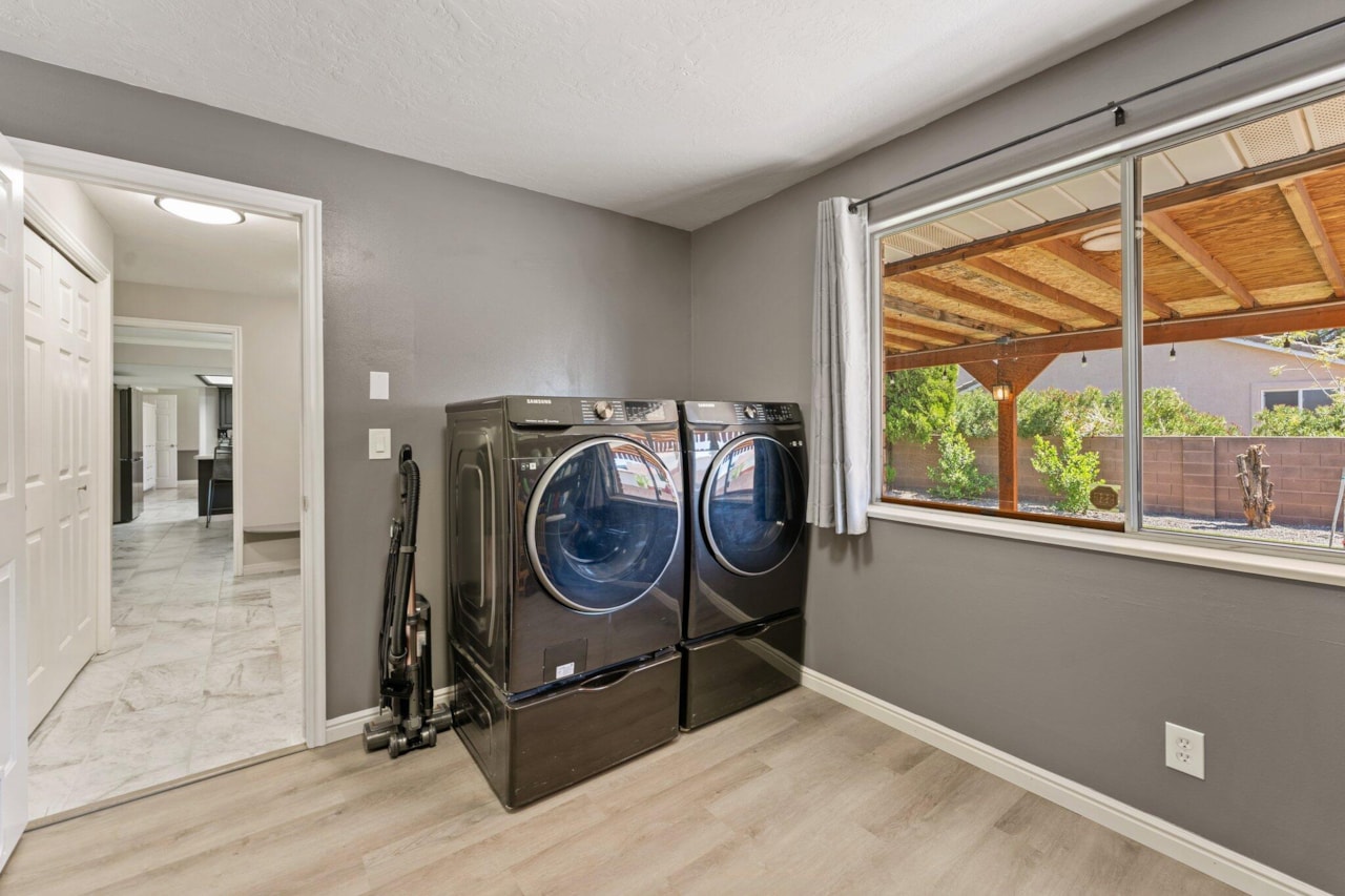 1314 St James LN St George, UT 84770 home for sale, MLS#25-267006 - Erika Rogers Photo 22