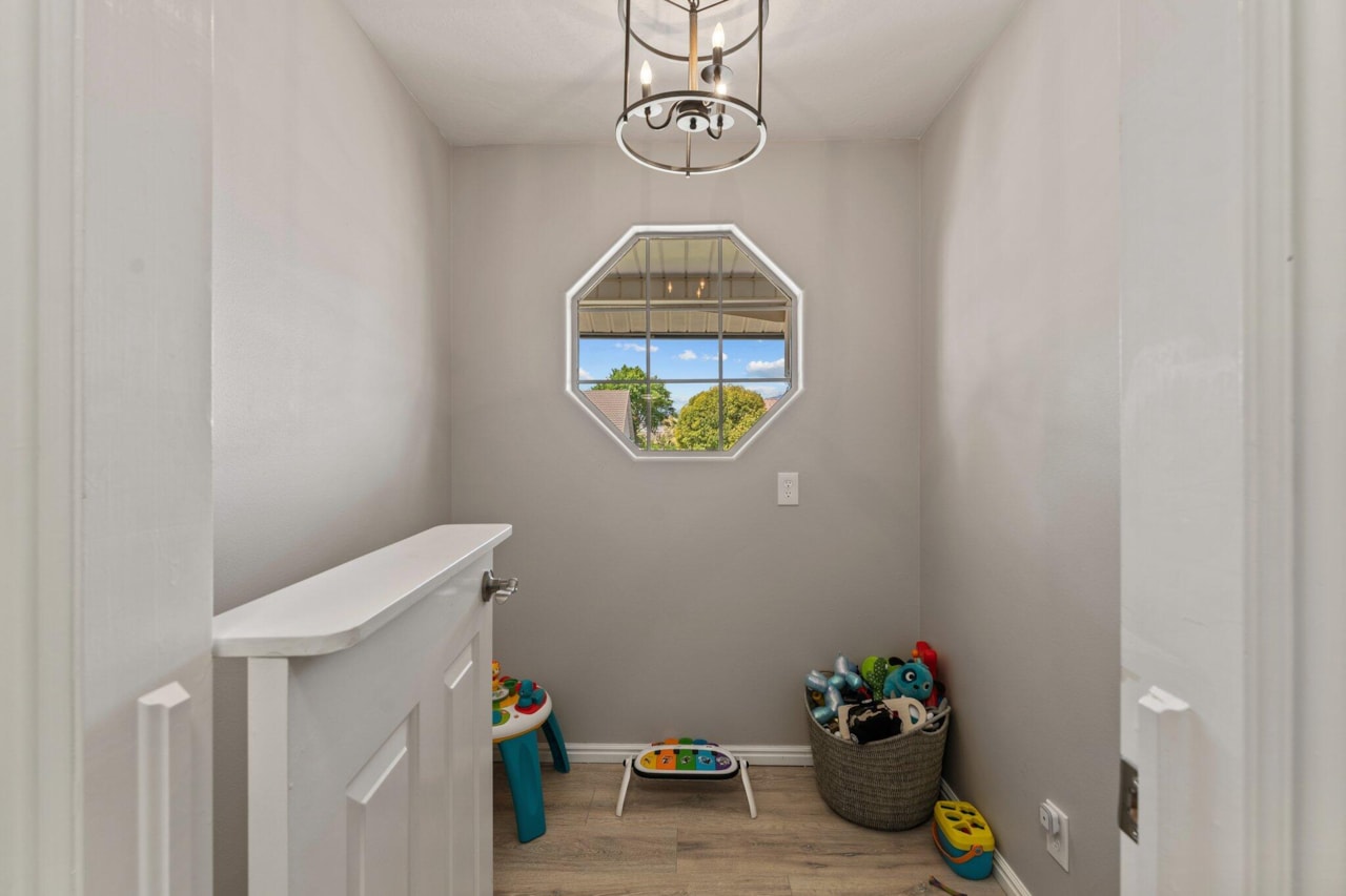 1314 St James LN St George, UT 84770 home for sale, MLS#25-267006 - Erika Rogers Photo 7