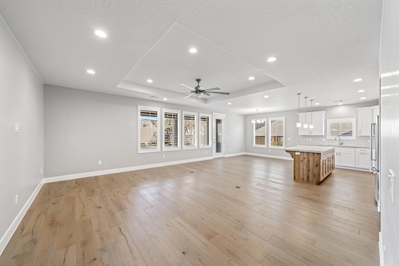 1434 W Shinnecock DR St George, UT 84770 home for sale, MLS#25-267718 - Erika Rogers Photo 3