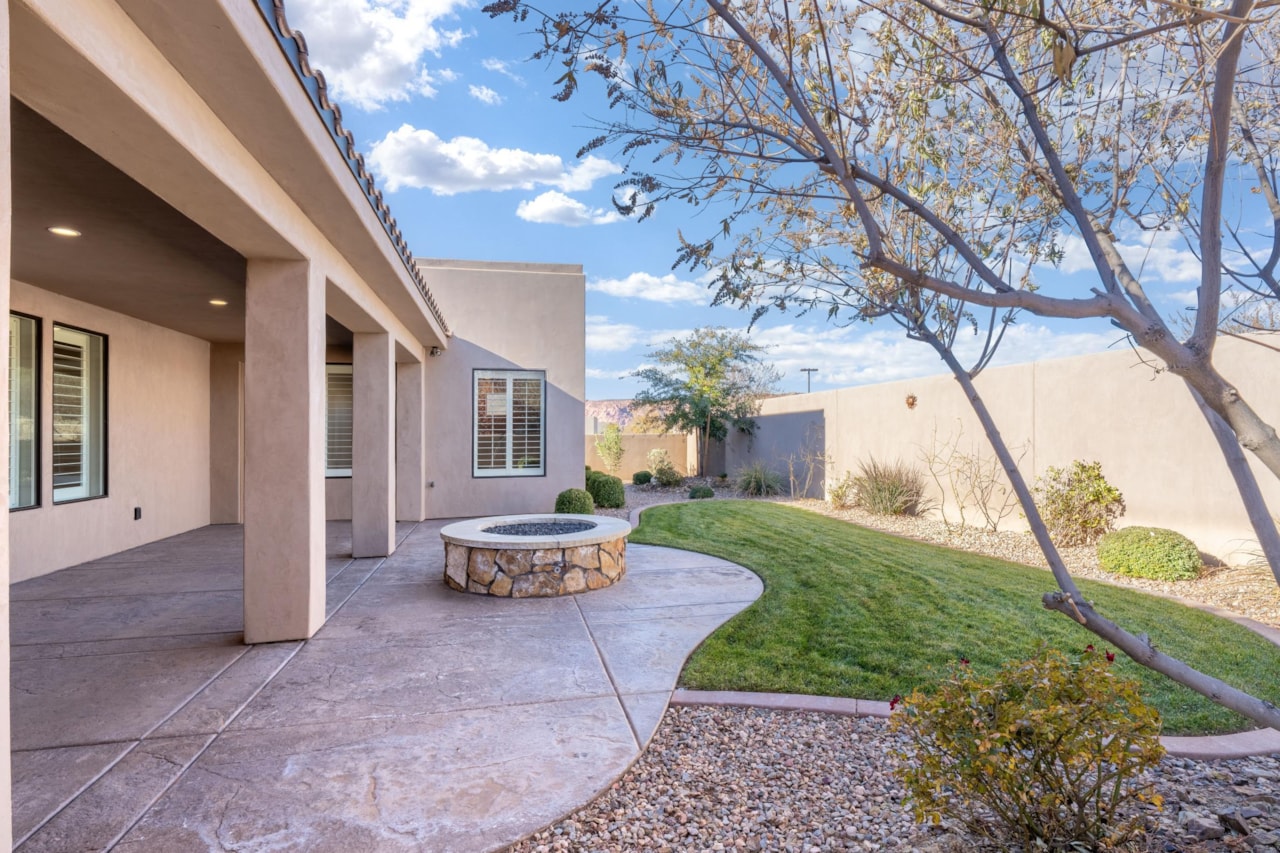 1434 W Shinnecock DR St George, UT 84770 home for sale, MLS#25-267718 - Erika Rogers Photo 4