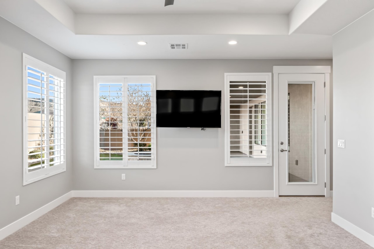 1434 W Shinnecock DR St George, UT 84770 home for sale, MLS#25-267718 - Erika Rogers Photo 11