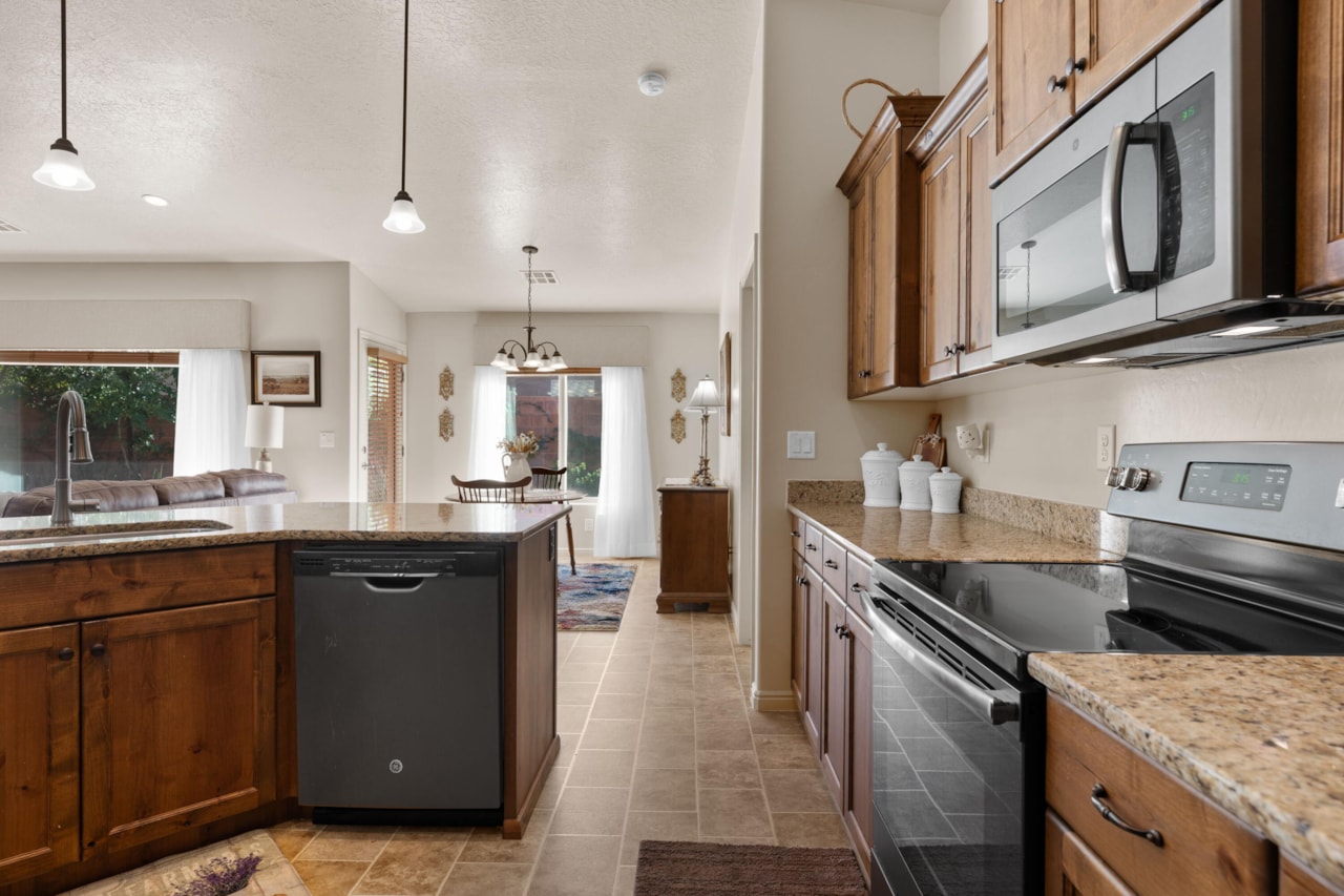 336 E Desert Rose Way Ivins, UT 84738 home for sale, MLS#26-267775 - Erika Rogers Photo 22