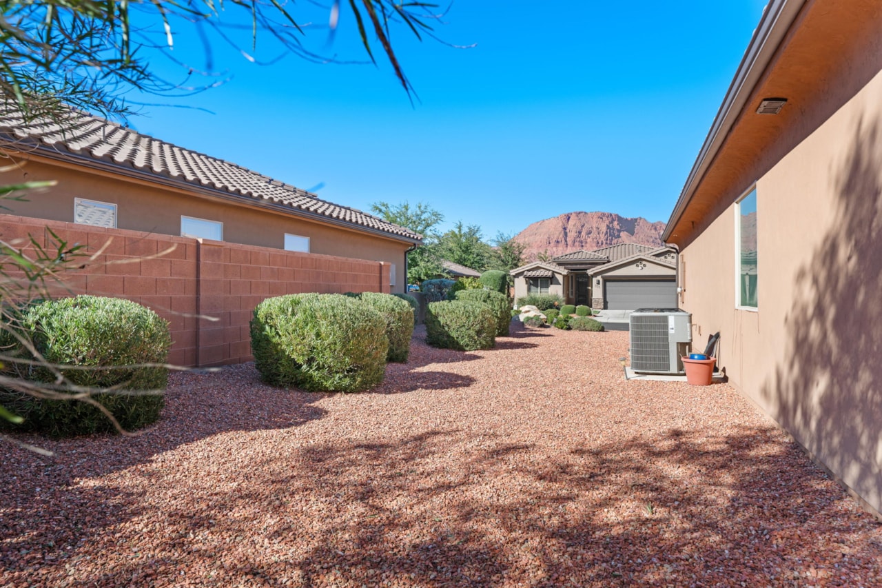 336 E Desert Rose Way Ivins, UT 84738 home for sale, MLS#26-267775 - Erika Rogers Photo 47