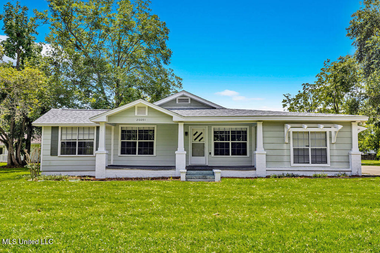 20091 Lovers Ln Long Beach, MS 39560 | MLS 4135310