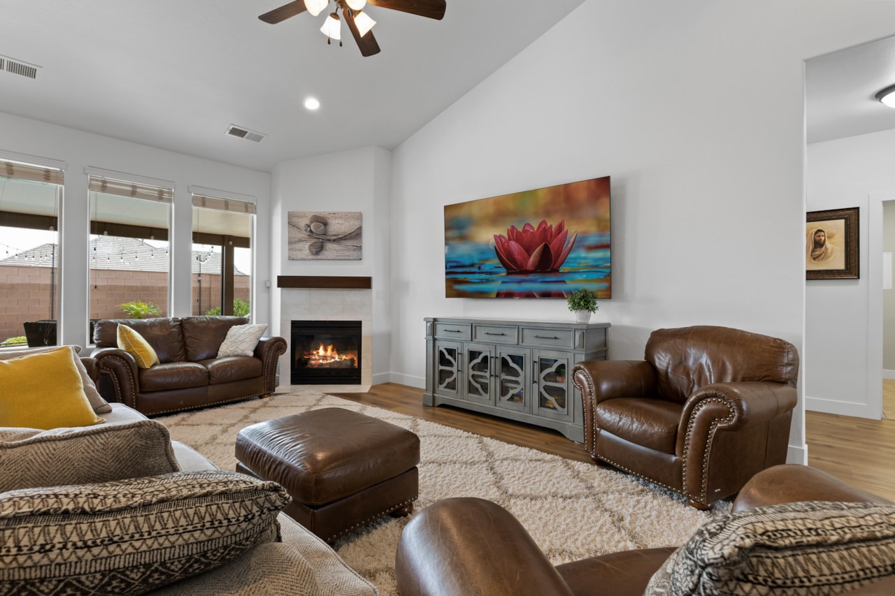 4323 W 2650 S CIR Hurricane, UT 84737 home for sale, MLS#25-263005 - Erika Rogers Photo 6