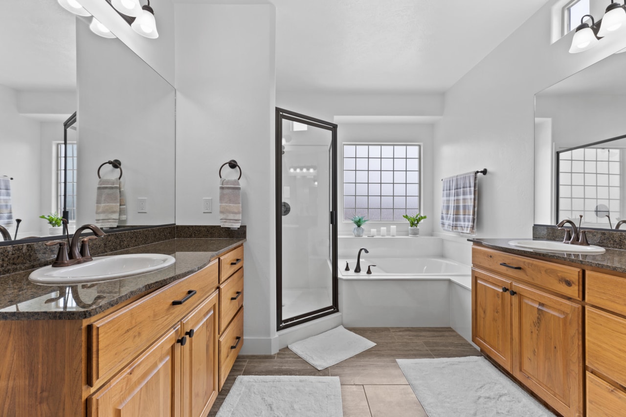 4323 W 2650 S CIR Hurricane, UT 84737 home for sale, MLS#25-263005 - Erika Rogers Photo 21