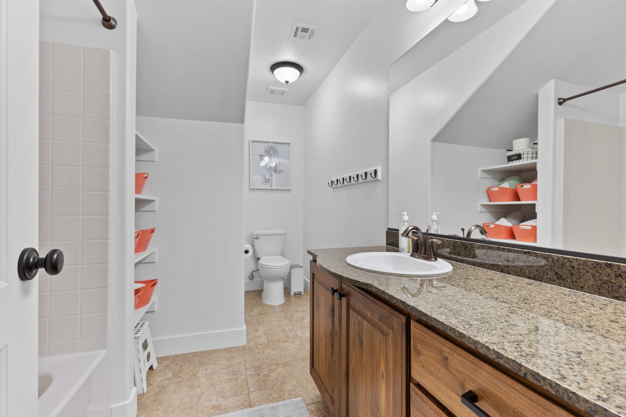 4323 W 2650 S CIR Hurricane, UT 84737 home for sale, MLS#25-263005 - Erika Rogers Photo 32