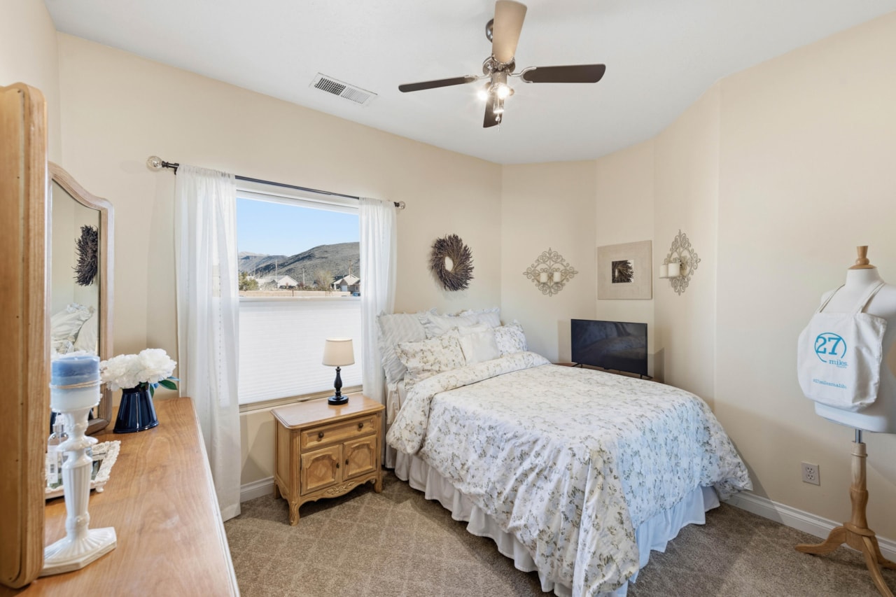 201 W Lake LN Toquerville, UT 84774 home for sale, MLS#25-267723 - Erika Rogers Photo 6