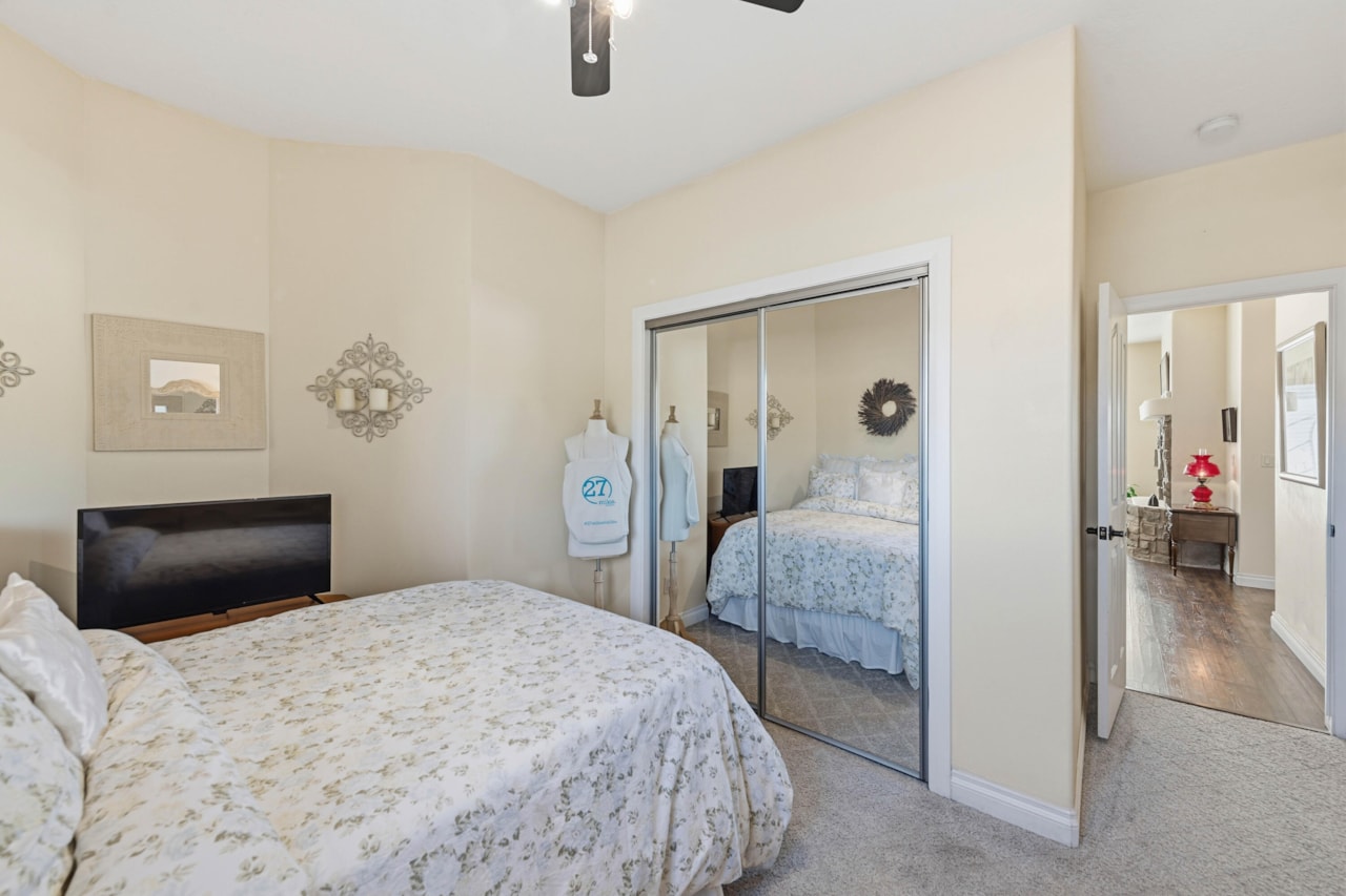 201 W Lake LN Toquerville, UT 84774 home for sale, MLS#25-267723 - Erika Rogers Photo 7