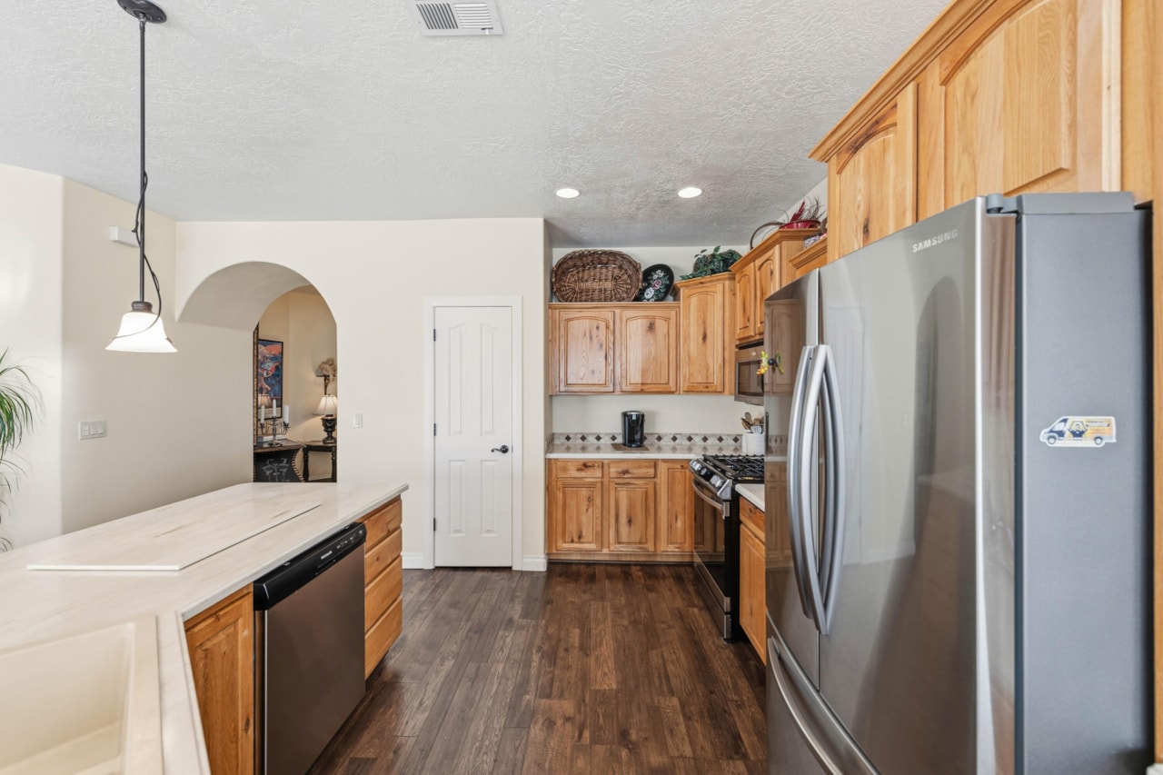 201 W Lake LN Toquerville, UT 84774 home for sale, MLS#25-267723 - Erika Rogers Photo 9