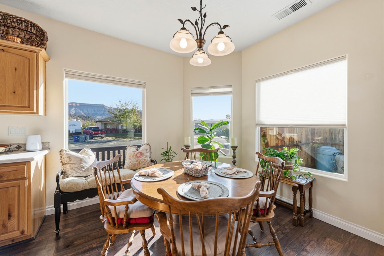 201 W Lake LN Toquerville, UT 84774 home for sale, MLS#25-267723 - Erika Rogers Photo 15