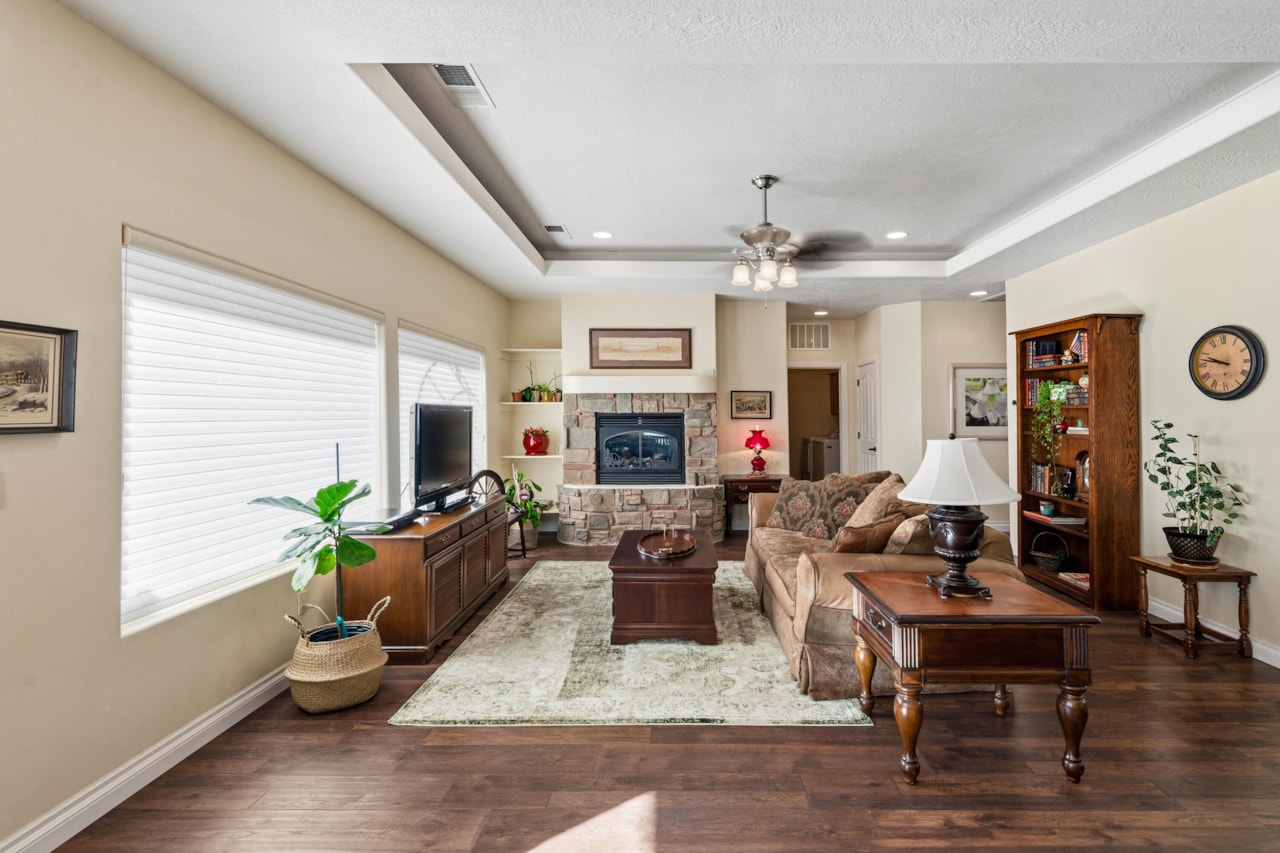 201 W Lake LN Toquerville, UT 84774 home for sale, MLS#25-267723 - Erika Rogers Photo 17