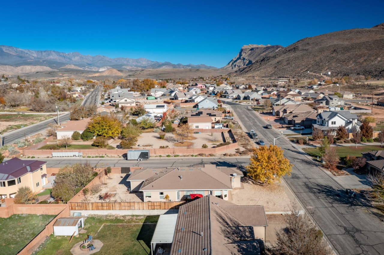 201 W Lake LN Toquerville, UT 84774 home for sale, MLS#25-267723 - Erika Rogers Photo 36