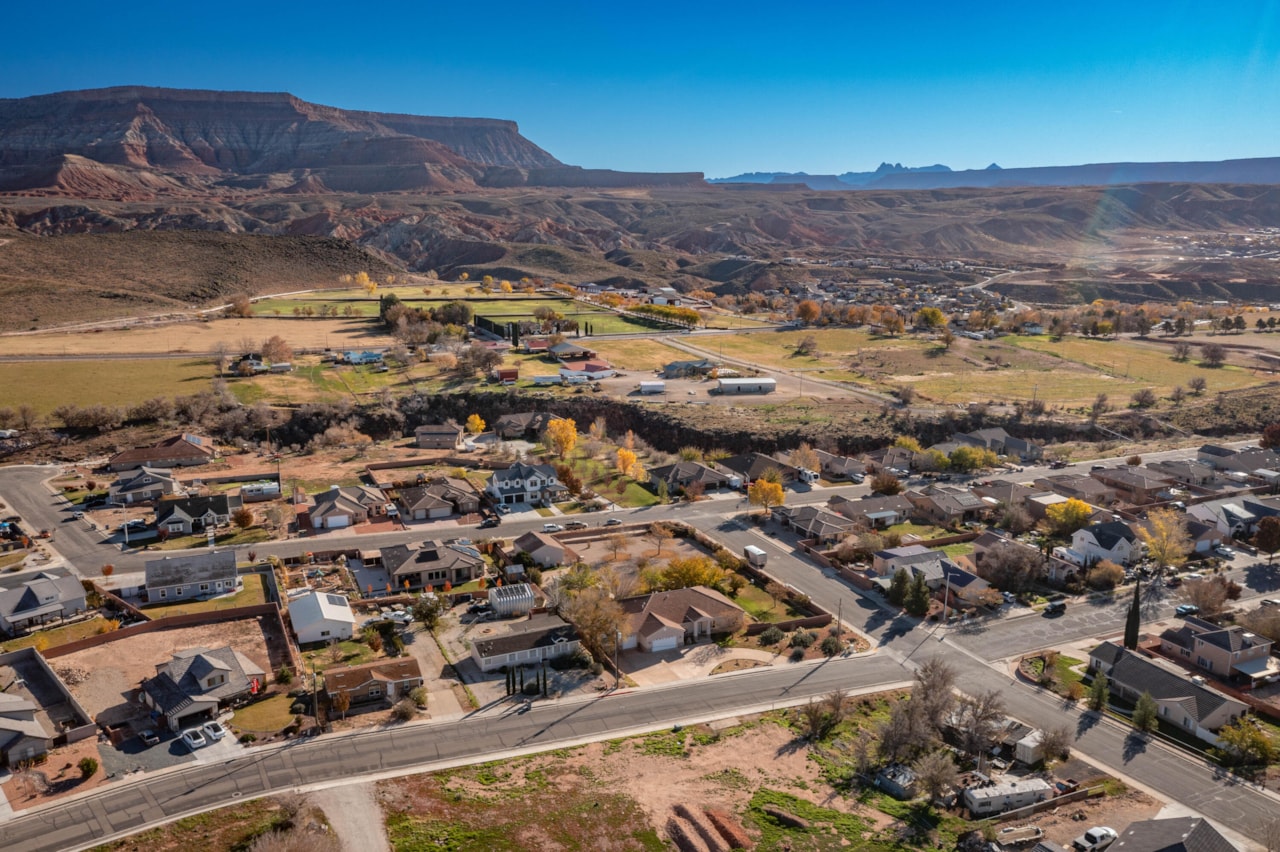 201 W Lake LN Toquerville, UT 84774 home for sale, MLS#25-267723 - Erika Rogers Photo 39