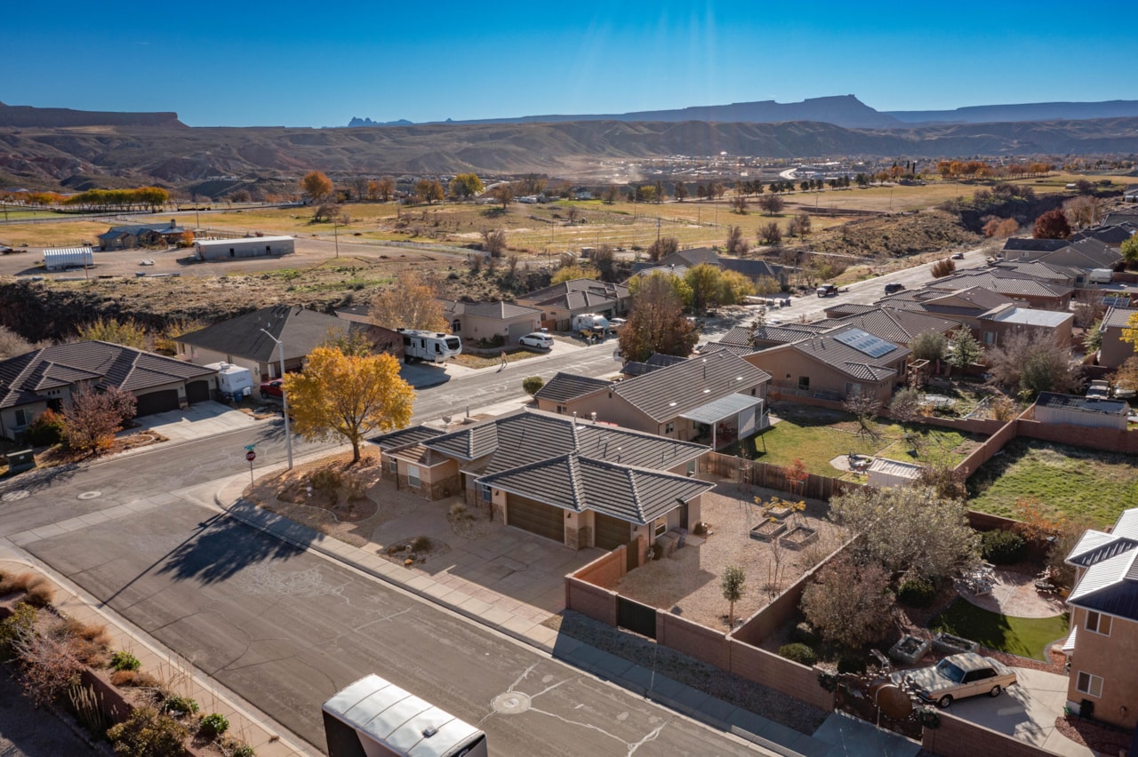 201 W Lake LN Toquerville, UT 84774 home for sale, MLS#25-267723 - Erika Rogers Photo 40