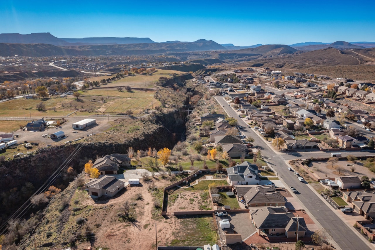 201 W Lake LN Toquerville, UT 84774 home for sale, MLS#25-267723 - Erika Rogers Photo 41