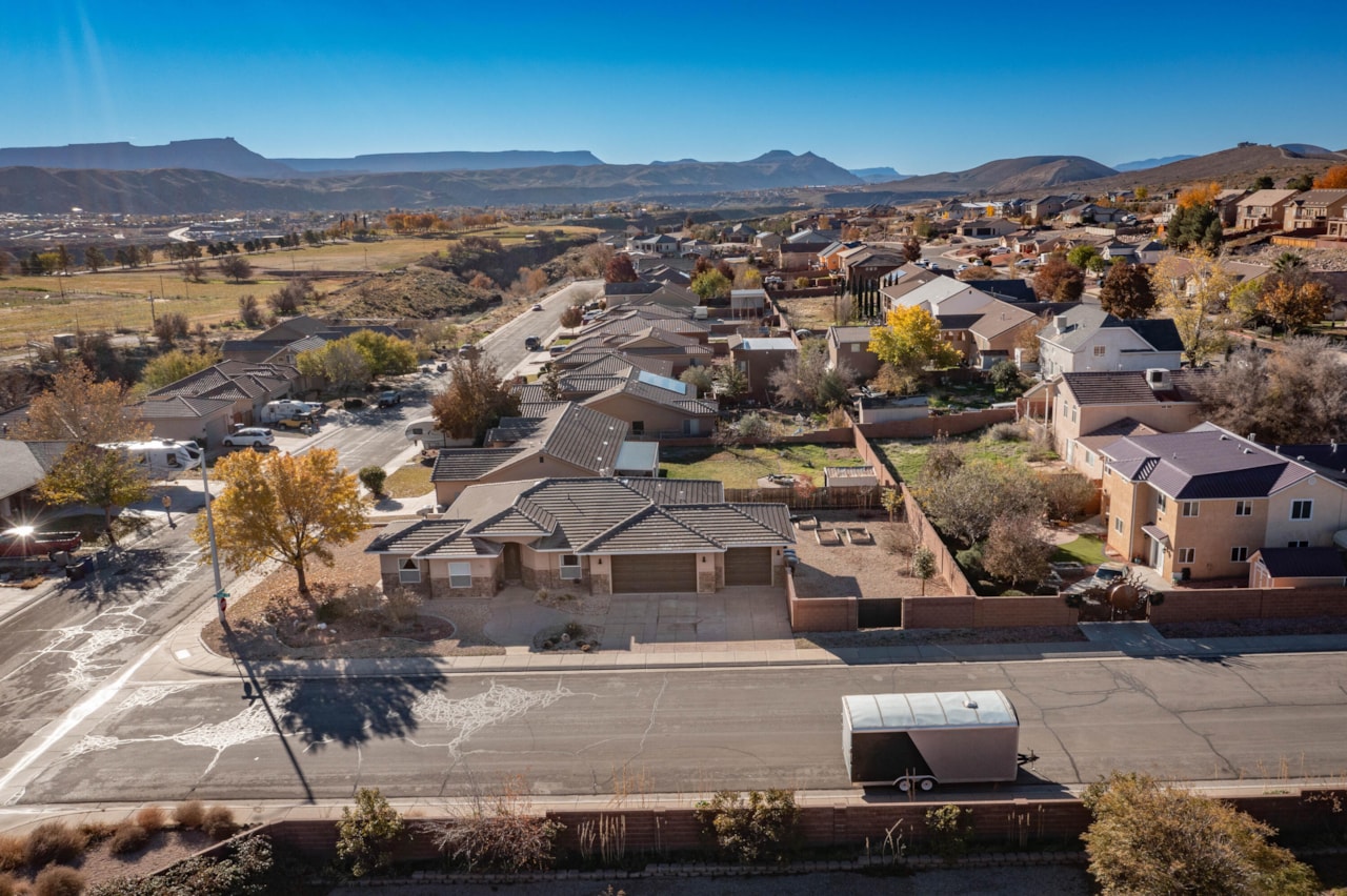 201 W Lake LN Toquerville, UT 84774 home for sale, MLS#25-267723 - Erika Rogers Photo 42