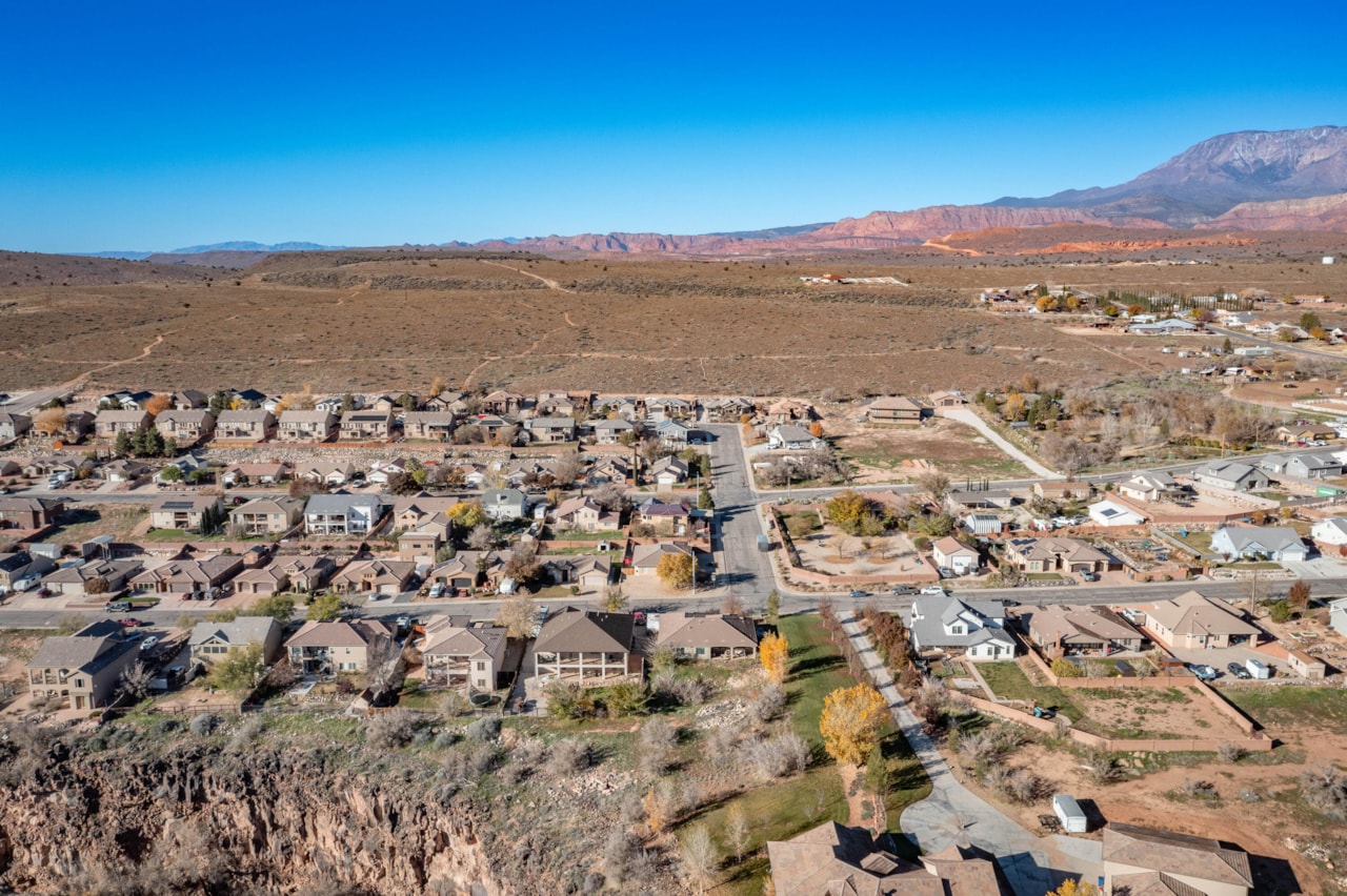 201 W Lake LN Toquerville, UT 84774 home for sale, MLS#25-267723 - Erika Rogers Photo 44