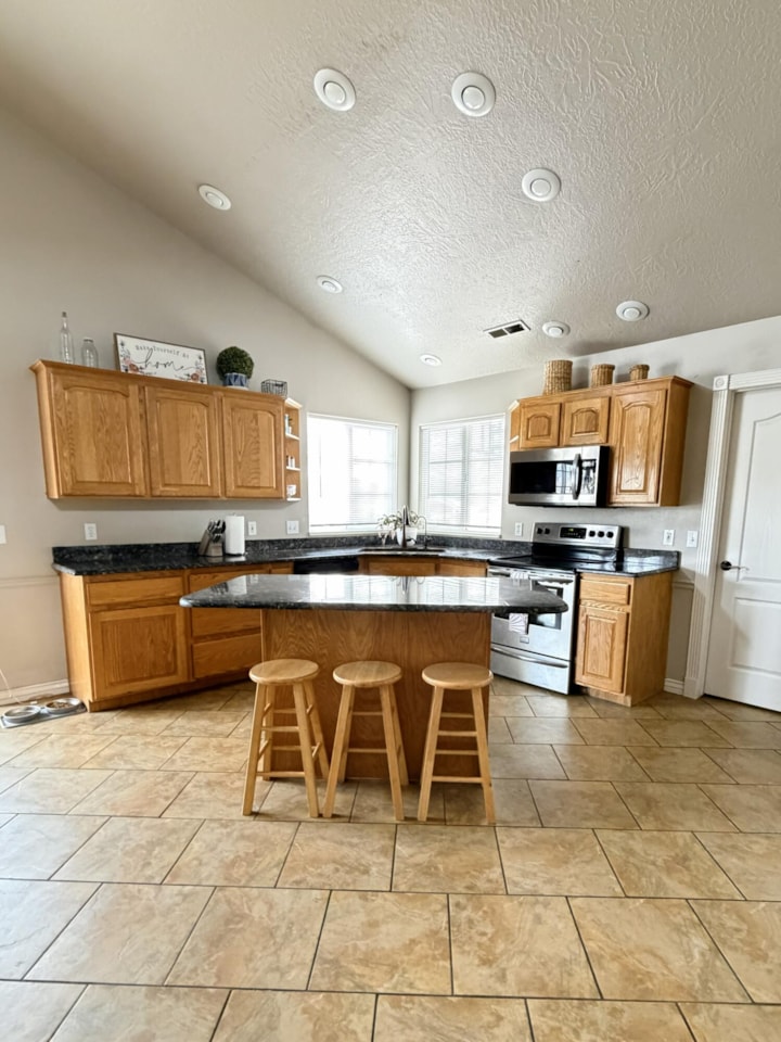 1157 E Chokeberry DR St George, UT 84790 home for sale, MLS#26-267751 - Erika Rogers Photo 9