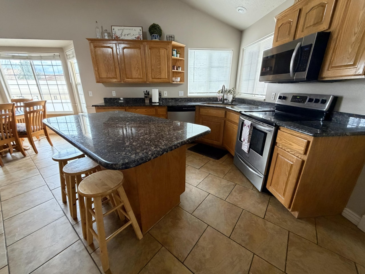 1157 E Chokeberry DR St George, UT 84790 home for sale, MLS#26-267751 - Erika Rogers Photo 11