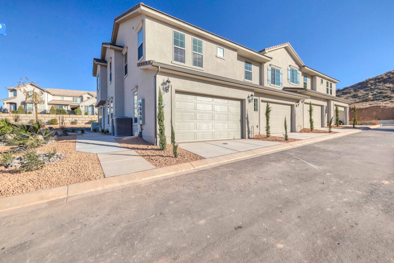 3685 S Brisbane CT St George, UT 84790 home for sale, MLS#26-267785 - Erika Rogers Photo 3