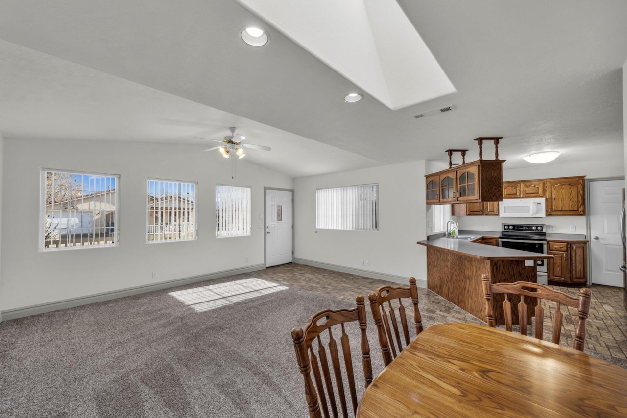 1050 W Red Hills Parkway #41 Washington, UT 84780 home for sale, MLS#26-267787 - Erika Rogers Photo 3