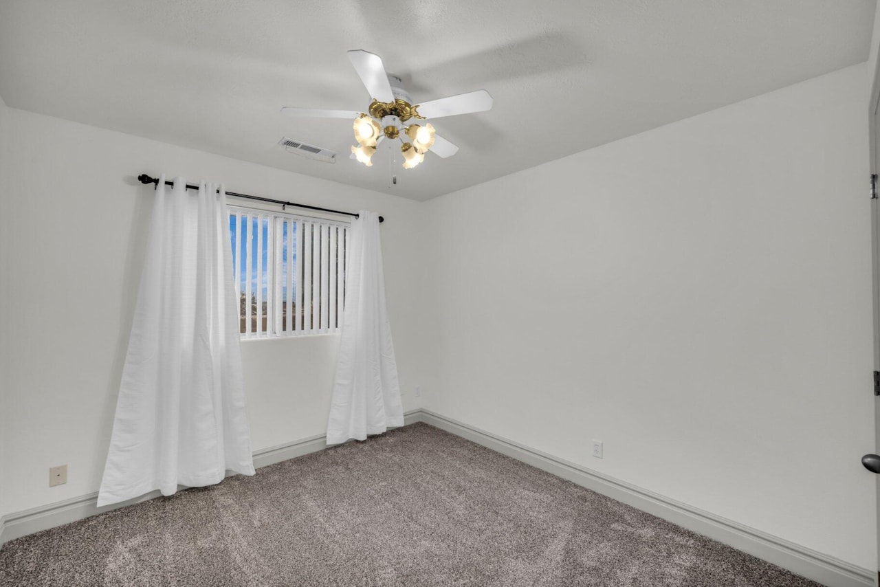 1050 W Red Hills Parkway #41 Washington, UT 84780 home for sale, MLS#26-267787 - Erika Rogers Photo 6