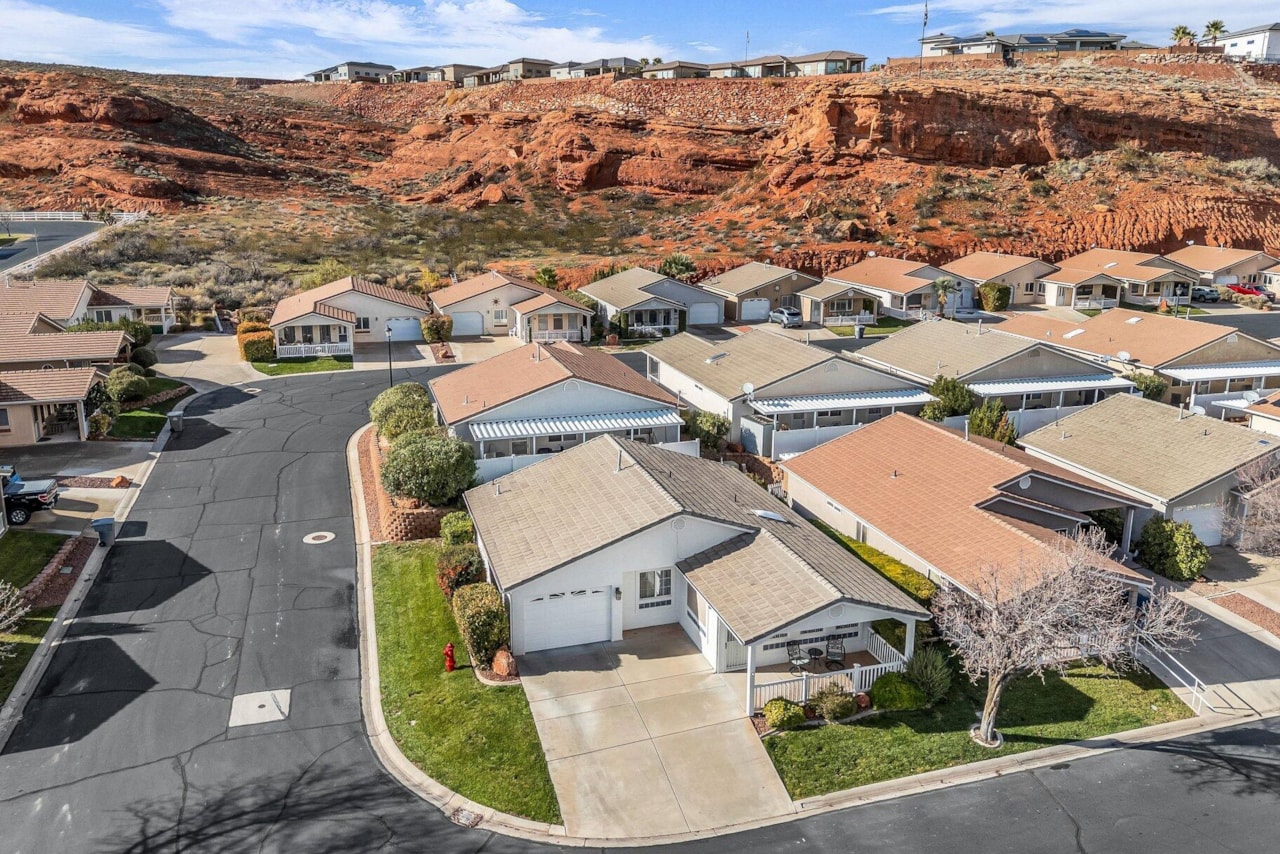 1050 W Red Hills Parkway #41 Washington, UT 84780 home for sale, MLS#26-267787 - Erika Rogers Photo 12