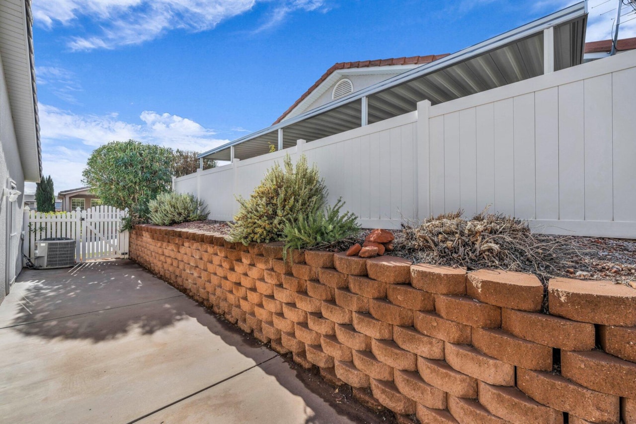 1050 W Red Hills Parkway #41 Washington, UT 84780 home for sale, MLS#26-267787 - Erika Rogers Photo 14