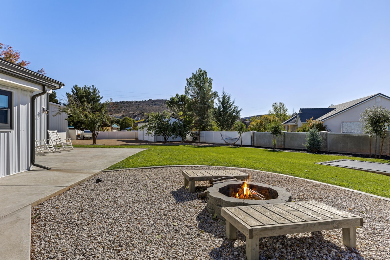 8333 N Sapphire DR St George, UT 84770 home for sale, MLS#25-266491 - Erika Rogers Photo 37