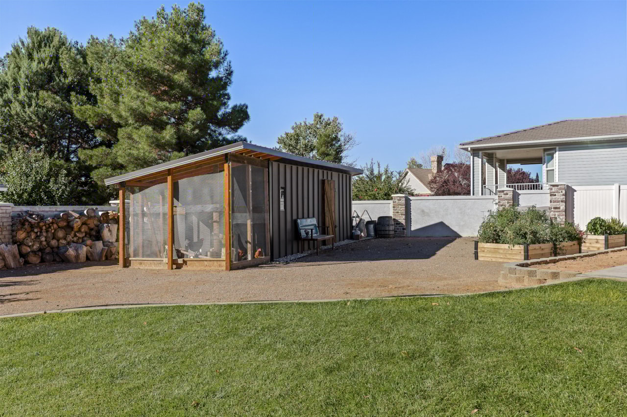 8333 N Sapphire DR St George, UT 84770 home for sale, MLS#25-266491 - Erika Rogers Photo 38