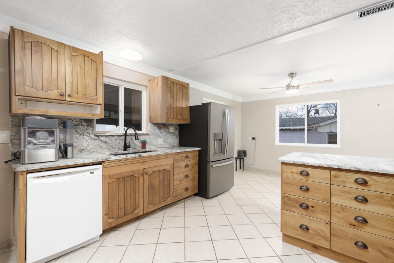 358 W 200  S St George, UT 84770 home for sale, MLS#25-267676 - Erika Rogers Photo 11