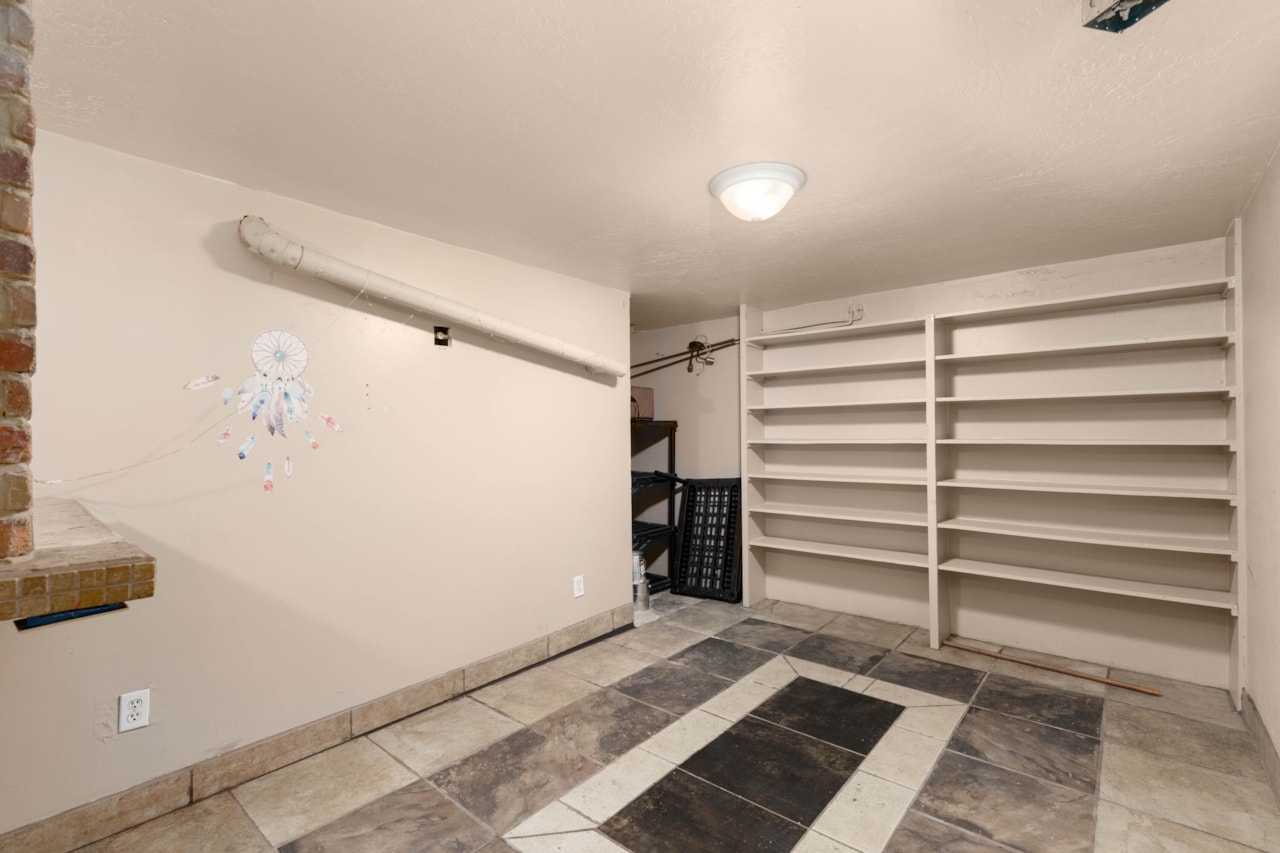 358 W 200  S St George, UT 84770 home for sale, MLS#25-267676 - Erika Rogers Photo 26