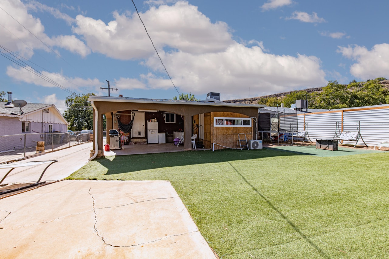 358 W 200  S St George, UT 84770 home for sale, MLS#25-267676 - Erika Rogers Photo 29