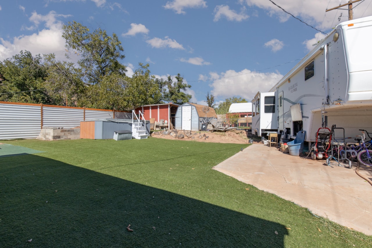 358 W 200  S St George, UT 84770 home for sale, MLS#25-267676 - Erika Rogers Photo 32