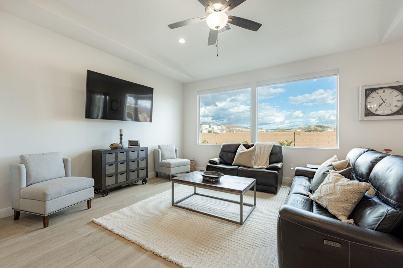 2961 E Beartrap Canyon DR Washington, UT 84780 home for sale, MLS#25-267726 - Erika Rogers Photo 4