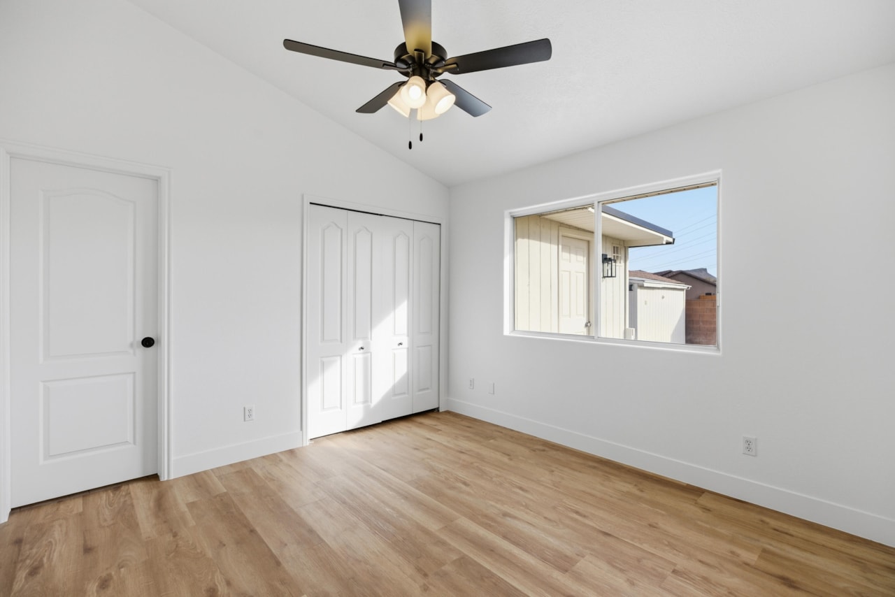 34 N Paradise Way St George, UT 84790 home for sale, MLS#26-267790 - Erika Rogers Photo 8