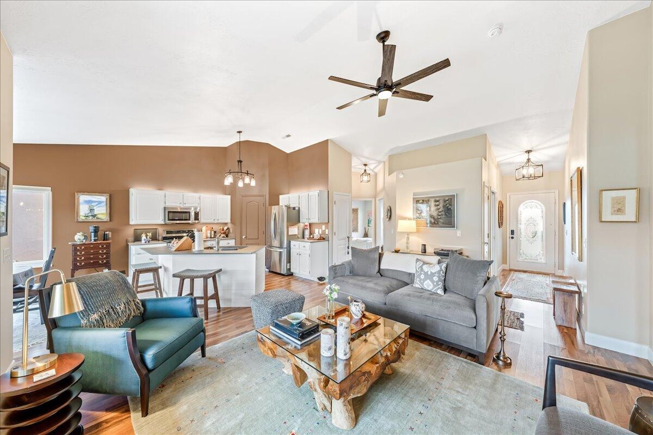 443 E Majestic DR Ivins, UT 84738 home for sale, MLS#26-267792 - Erika Rogers Photo 16