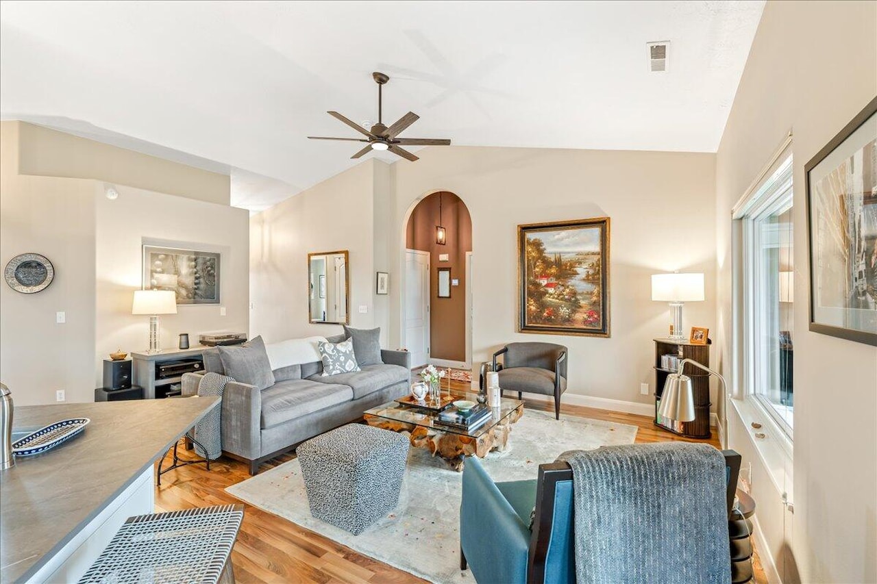 443 E Majestic DR Ivins, UT 84738 home for sale, MLS#26-267792 - Erika Rogers Photo 18