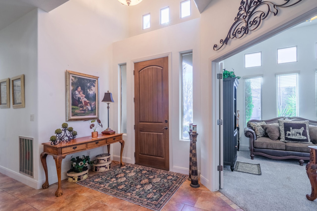 2246 W Sonoma LN St George, UT 84770 home for sale, MLS#25-267727 - Erika Rogers Photo 8