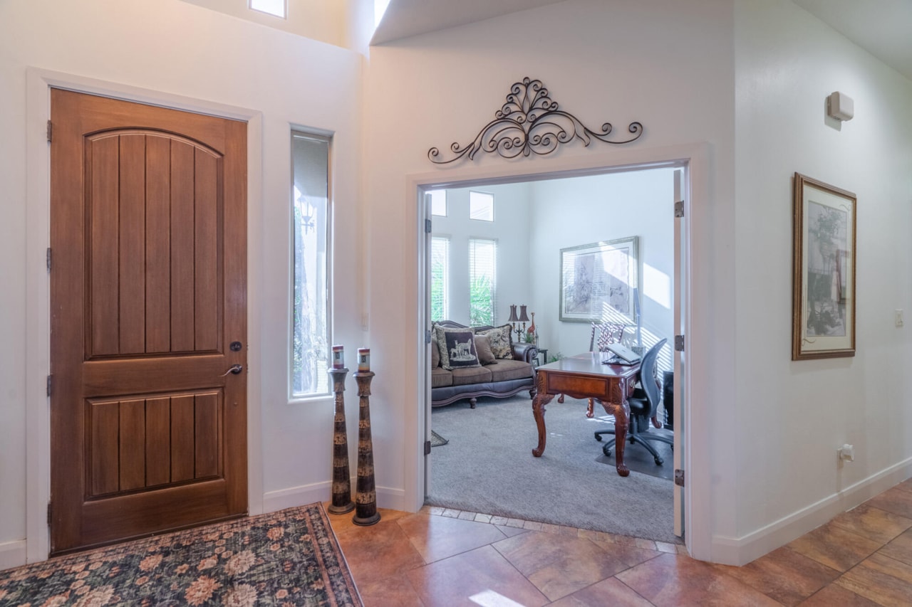 2246 W Sonoma LN St George, UT 84770 home for sale, MLS#25-267727 - Erika Rogers Photo 9