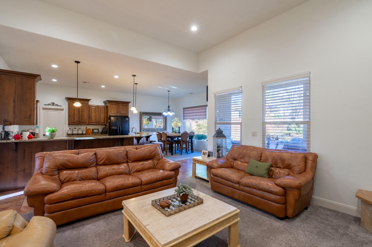 2246 W Sonoma LN St George, UT 84770 home for sale, MLS#25-267727 - Erika Rogers Photo 13