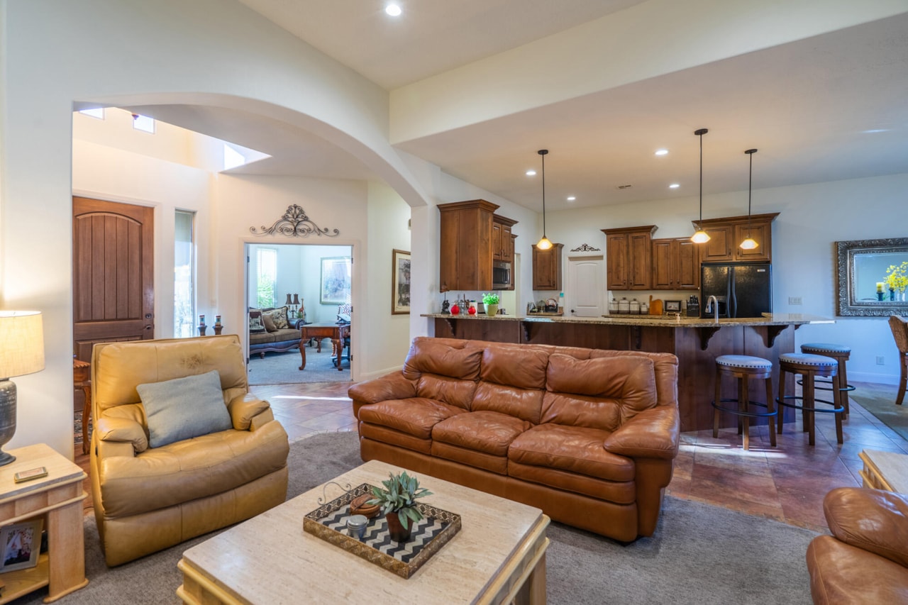 2246 W Sonoma LN St George, UT 84770 home for sale, MLS#25-267727 - Erika Rogers Photo 15