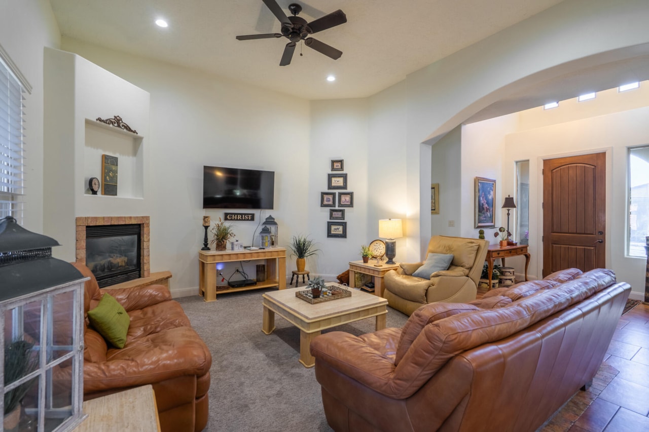 2246 W Sonoma LN St George, UT 84770 home for sale, MLS#25-267727 - Erika Rogers Photo 16