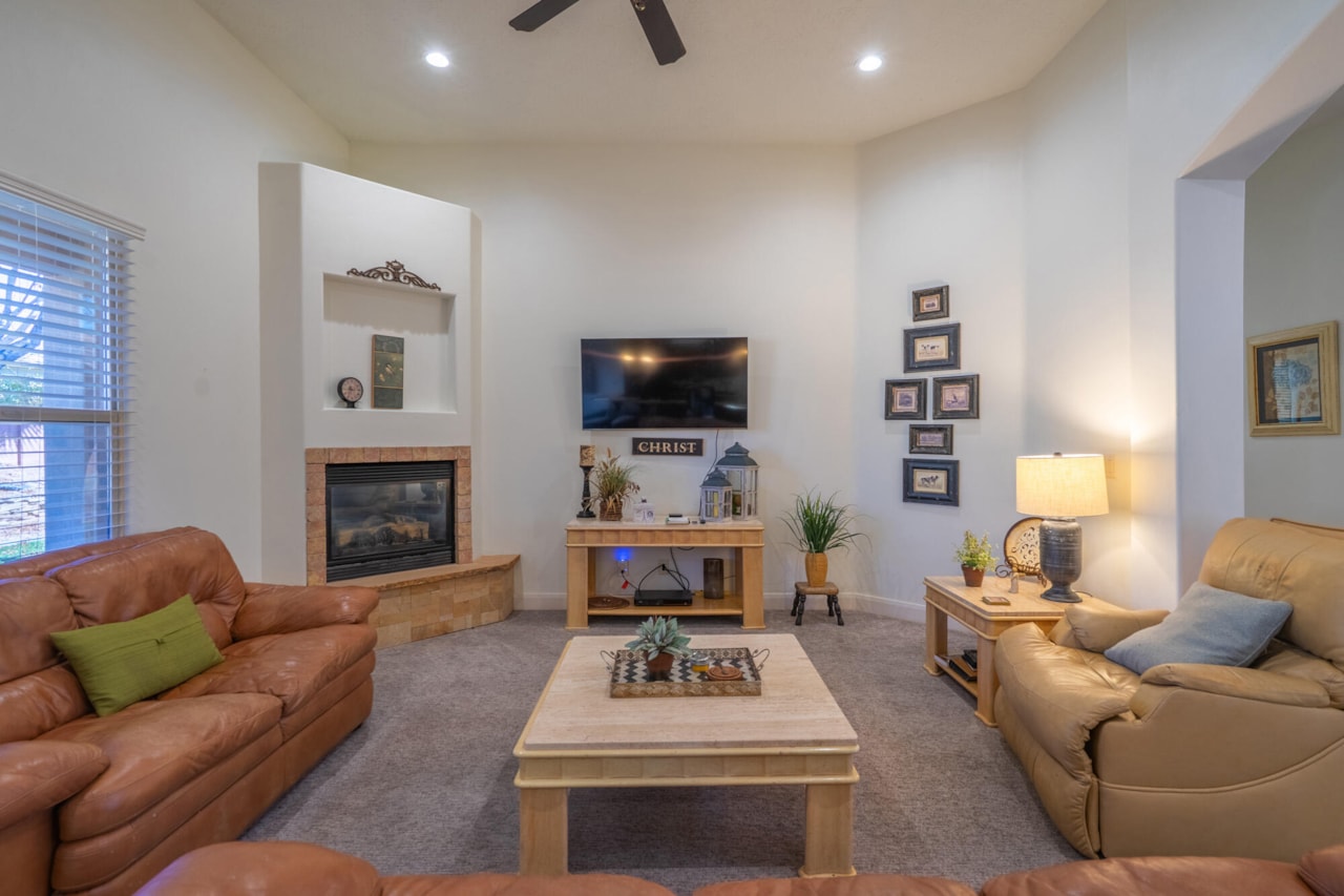 2246 W Sonoma LN St George, UT 84770 home for sale, MLS#25-267727 - Erika Rogers Photo 17