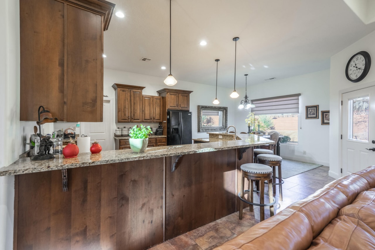 2246 W Sonoma LN St George, UT 84770 home for sale, MLS#25-267727 - Erika Rogers Photo 18